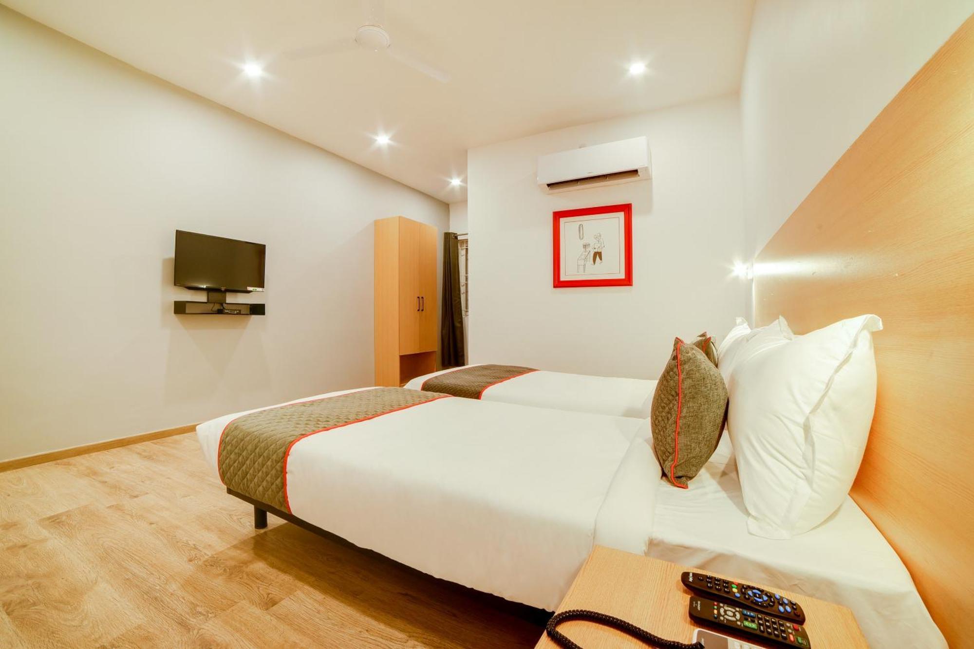 Super Townhouse Hosur Main Road Bommanahalli Near Gopalan Innovation Mall Bangalore Extérieur photo