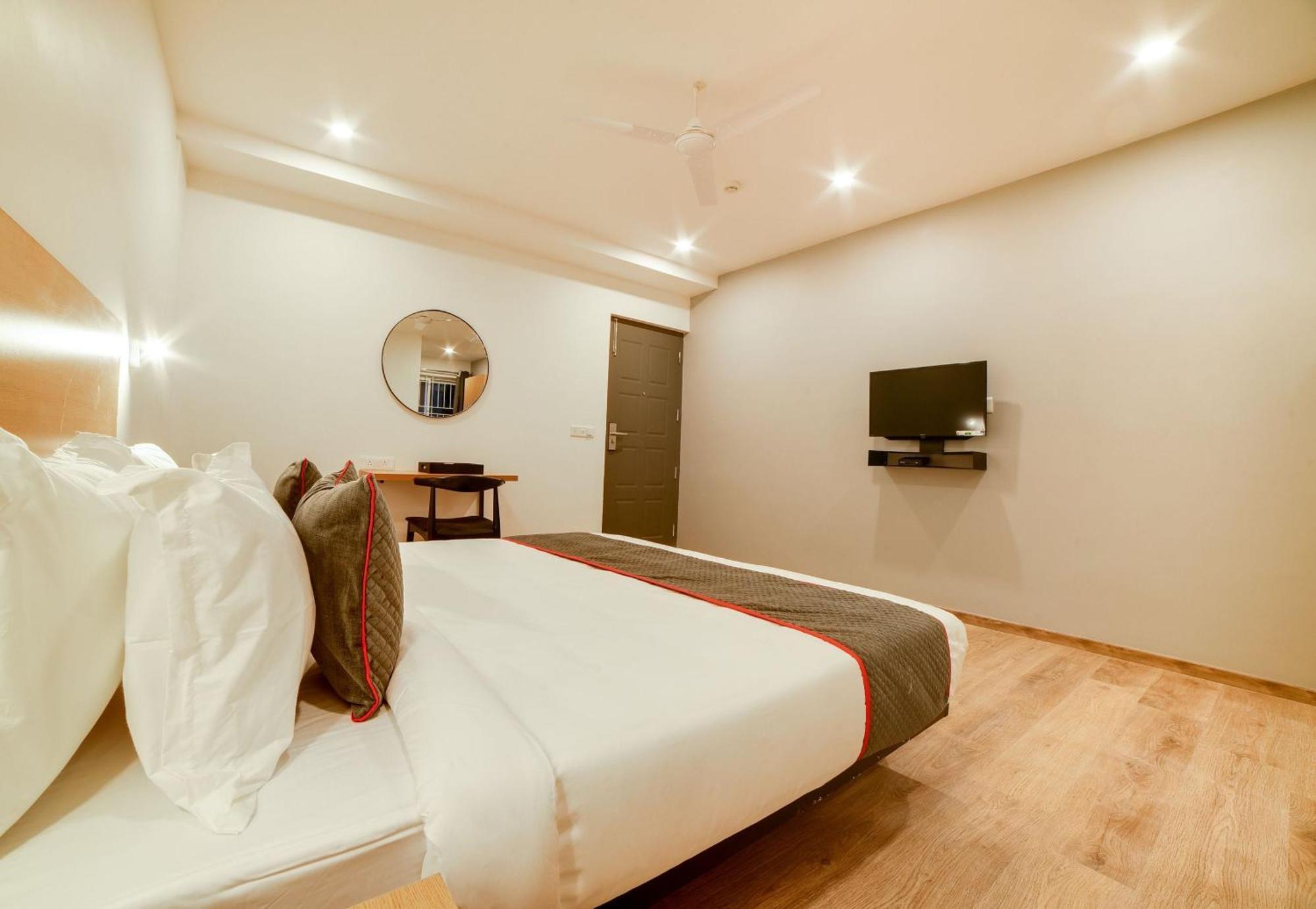 Super Townhouse Hosur Main Road Bommanahalli Near Gopalan Innovation Mall Bangalore Extérieur photo