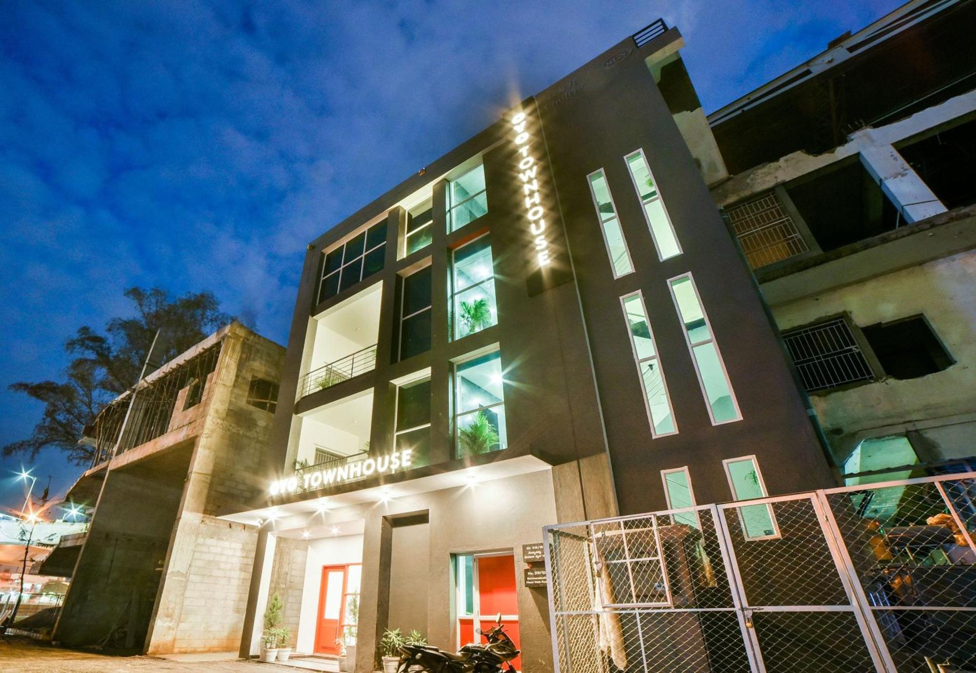 Super Townhouse Hosur Main Road Bommanahalli Near Gopalan Innovation Mall Bangalore Extérieur photo
