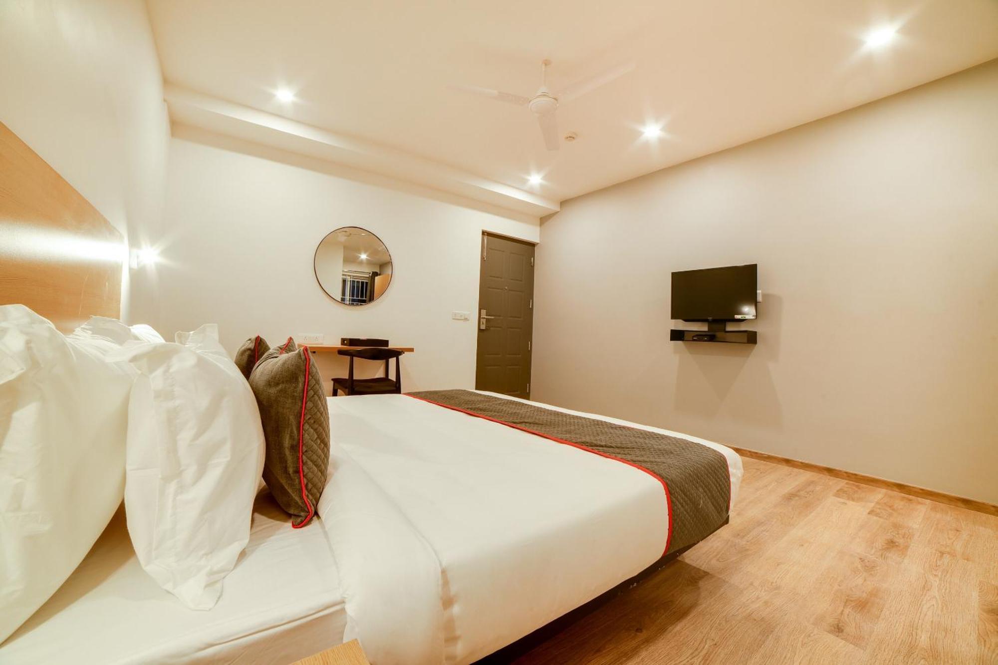 Super Townhouse Hosur Main Road Bommanahalli Near Gopalan Innovation Mall Bangalore Extérieur photo