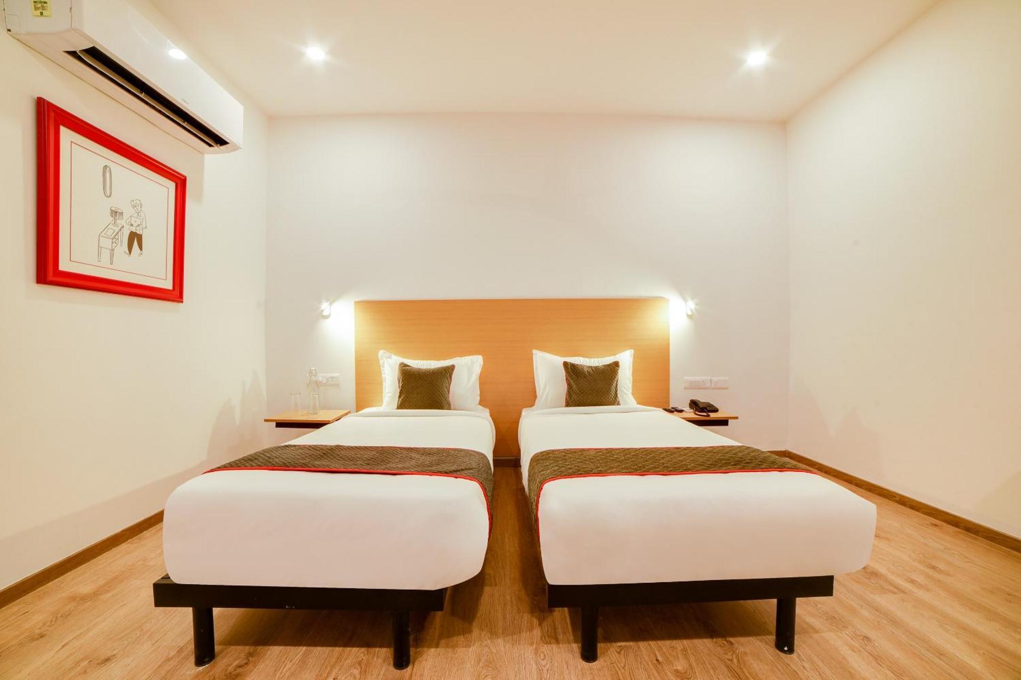 Super Townhouse Hosur Main Road Bommanahalli Near Gopalan Innovation Mall Bangalore Extérieur photo