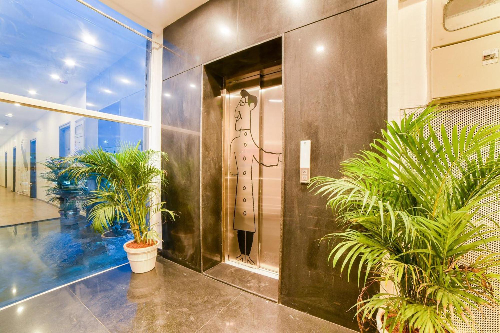 Super Townhouse Hosur Main Road Bommanahalli Near Gopalan Innovation Mall Bangalore Extérieur photo